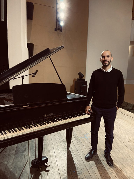 Andrés Ovalle - Director